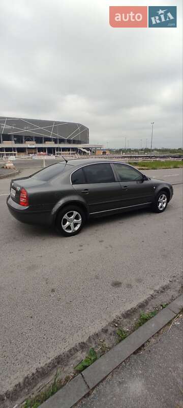 Ліфтбек Skoda Superb 2003 в Львові