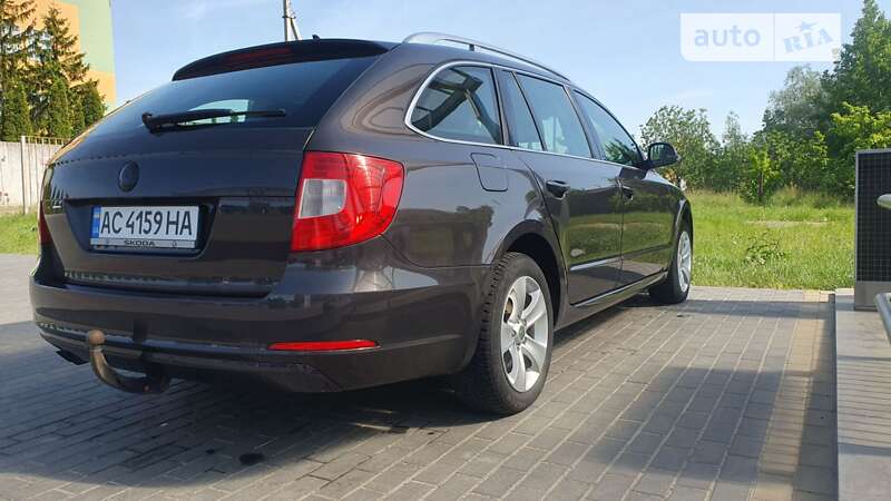 Універсал Skoda Superb 2010 в Луцьку