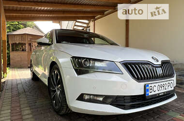 Ліфтбек Skoda Superb 2016 в Львові