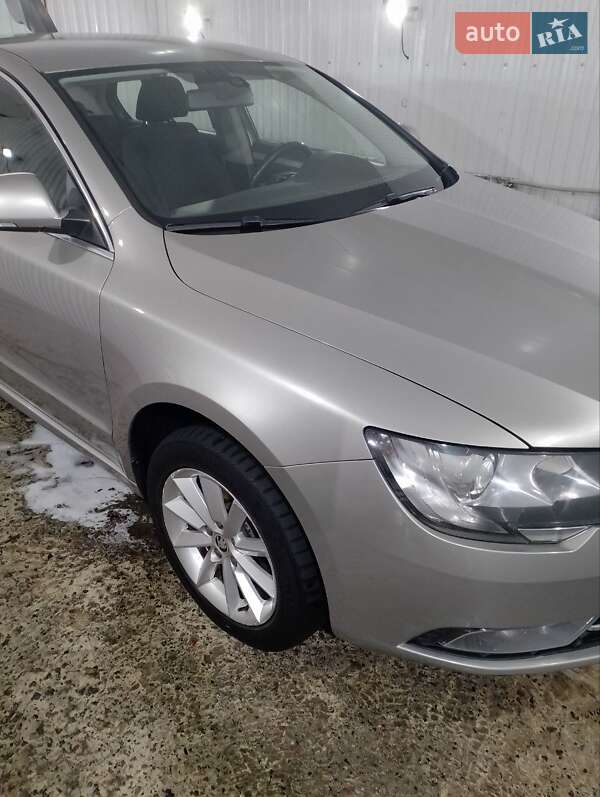 Лифтбек Skoda Superb 2013 в Киеве