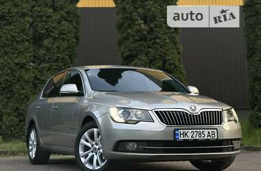 Лифтбек Skoda Superb 2014 в 