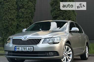 Лифтбек Skoda Superb 2014 в 