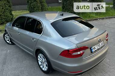 Лифтбек Skoda Superb 2014 в 