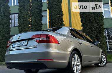 Лифтбек Skoda Superb 2014 в 