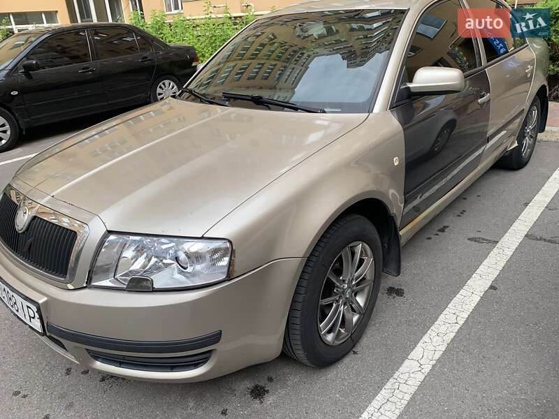 Лифтбек Skoda Superb 2005 в Киеве