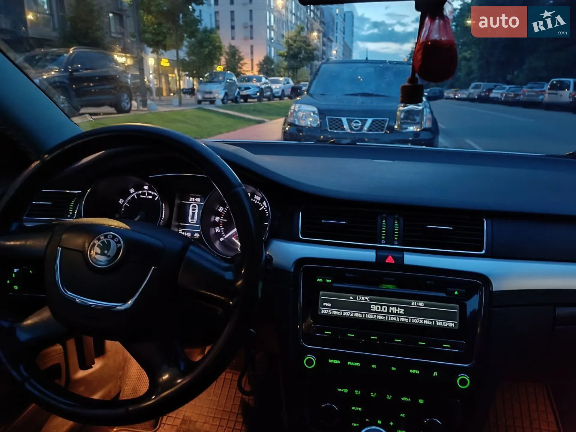 2010 Skoda Superb - мініатюра 8