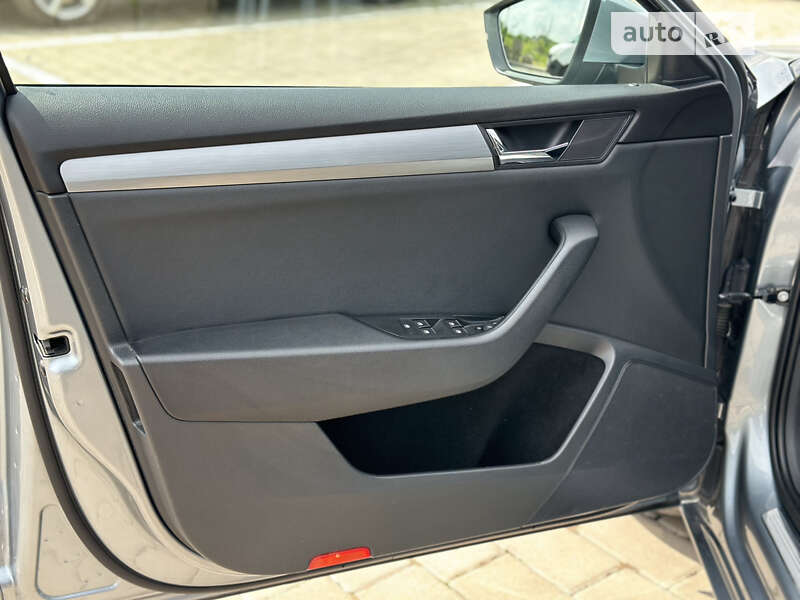 Універсал Skoda Superb 2016 в Любомлі