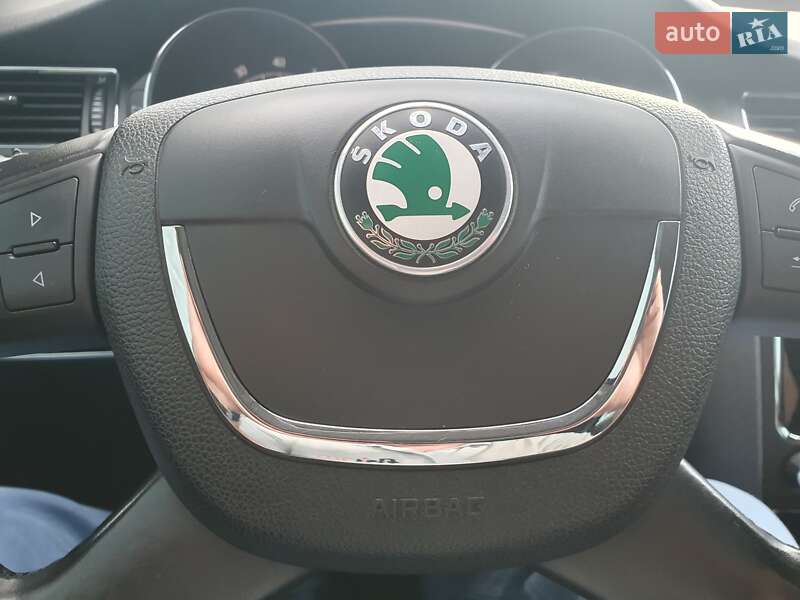 Лифтбек Skoda Superb 2012 в Днепре