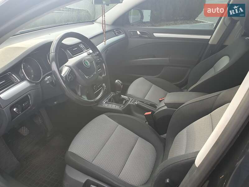 Лифтбек Skoda Superb 2012 в Днепре