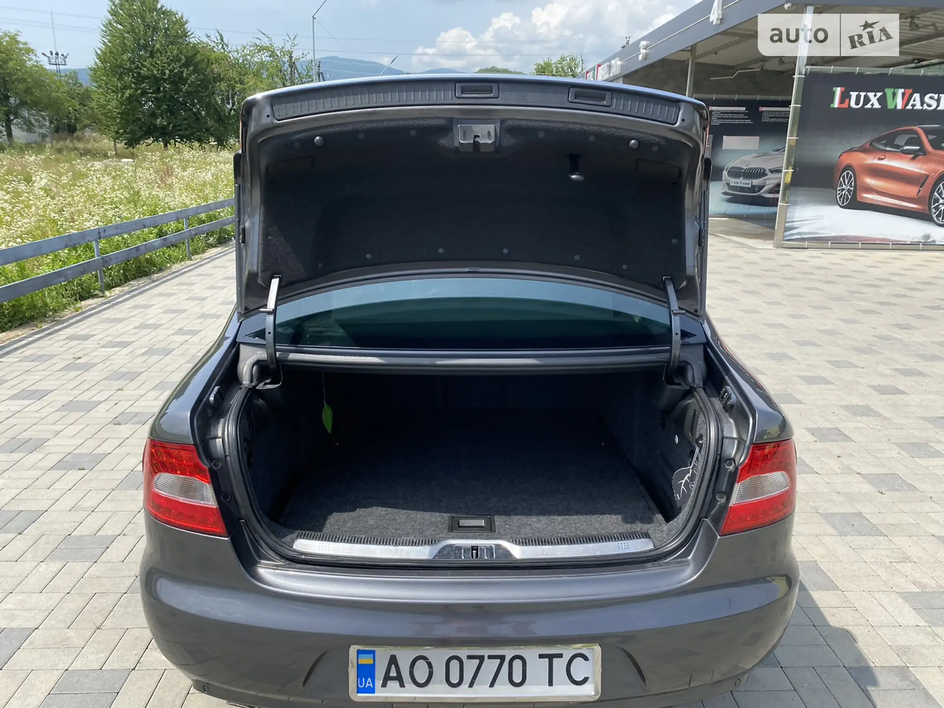 2011 Skoda Superb - мініатюра 12