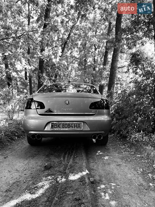 Ліфтбек Skoda Superb 2011 в Рівному