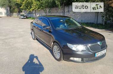 Лифтбек Skoda Superb 2012 в 