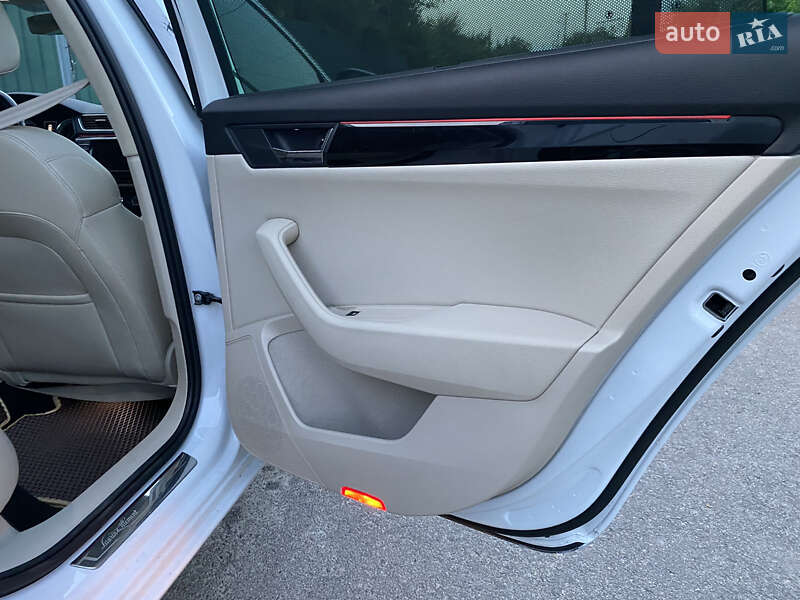 Универсал Skoda Superb 2016 в Мироновке