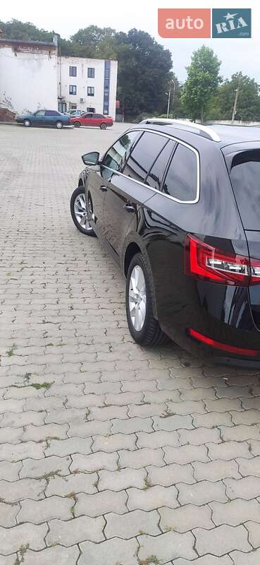 Универсал Skoda Superb 2018 в Черновцах