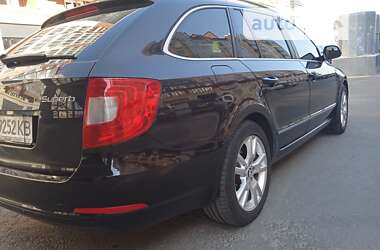 Универсал Skoda Superb 2011 в Умани