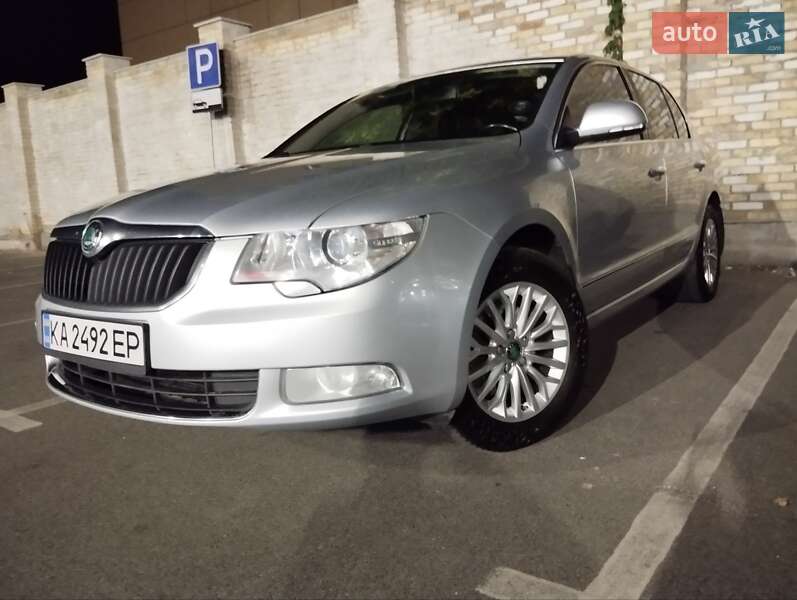 Ліфтбек Skoda Superb 2012 в 