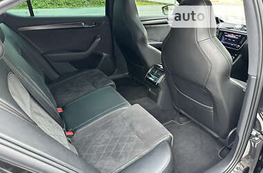 Ліфтбек Skoda Superb 2019 в 