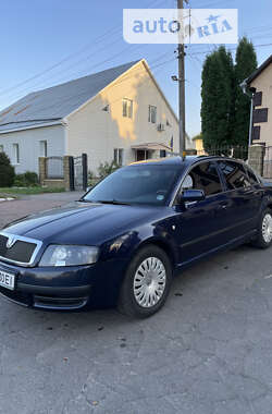 Лифтбек Skoda Superb 2003 в 