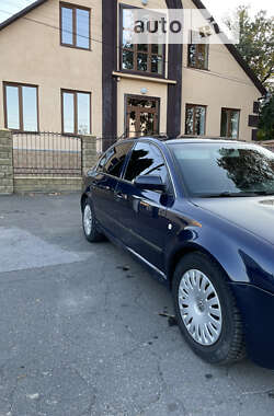 Лифтбек Skoda Superb 2003 в 