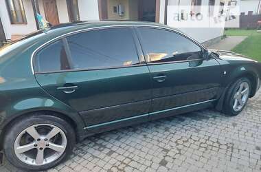 Лифтбек Skoda Superb 2003 в Стрые