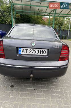 Лифтбек Skoda Superb 2005 в Надворной