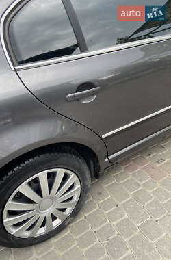 Лифтбек Skoda Superb 2005 в Надворной