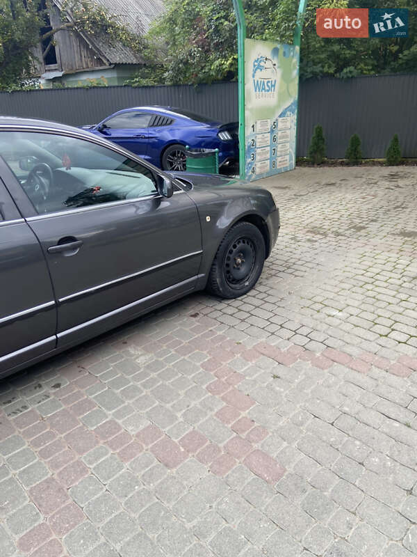 Ліфтбек Skoda Superb 2005 в Надвірній