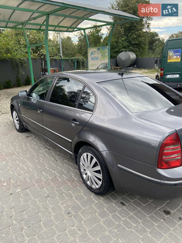 Ліфтбек Skoda Superb 2005 в Надвірній