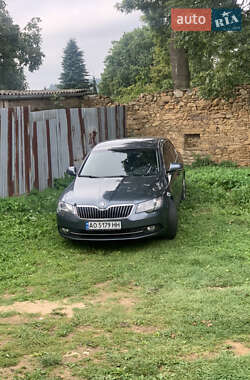 Лифтбек Skoda Superb 2013 в Тячеве