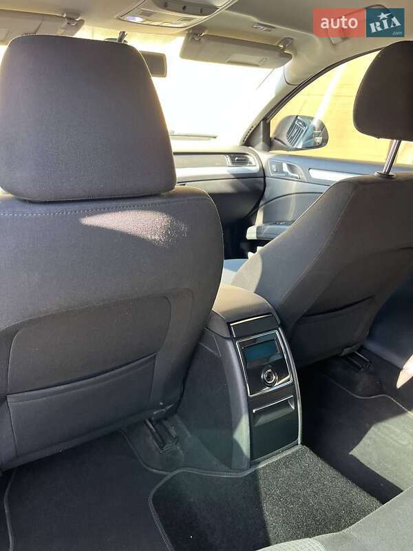 Ліфтбек Skoda Superb 2011 в Східниці