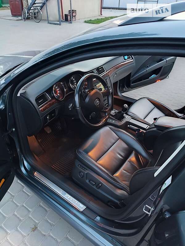 Универсал Skoda Superb 2014 в Звягеле