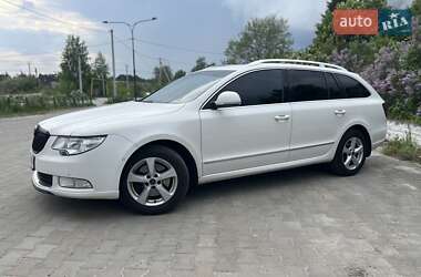 Универсал Skoda Superb 2011 в Нетешине