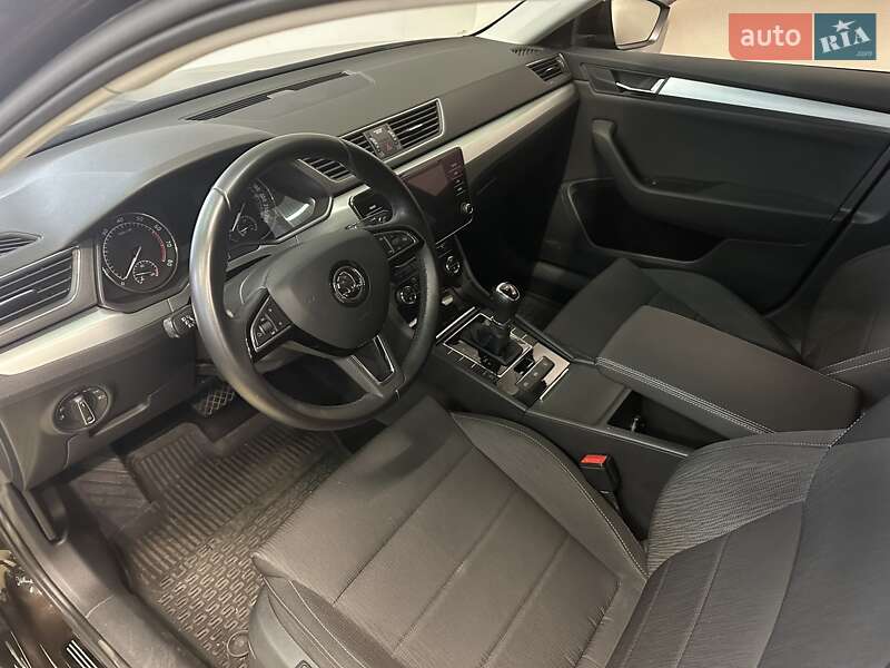 Лифтбек Skoda Superb 2018 в Киеве