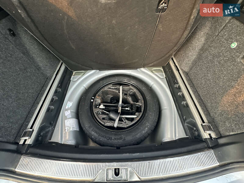 Универсал Skoda Superb 2010 в Чутове
