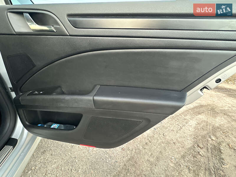 Универсал Skoda Superb 2010 в Чутове