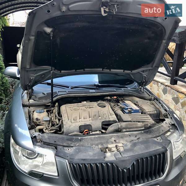 Универсал Skoda Superb 2011 в Днепре