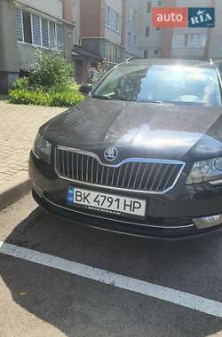 Универсал Skoda Superb 2015 в Луцке