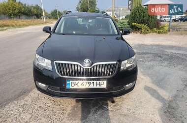 Универсал Skoda Superb 2015 в Луцке