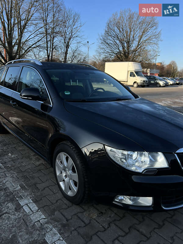 Универсал Skoda Superb 2011 в Житомире
