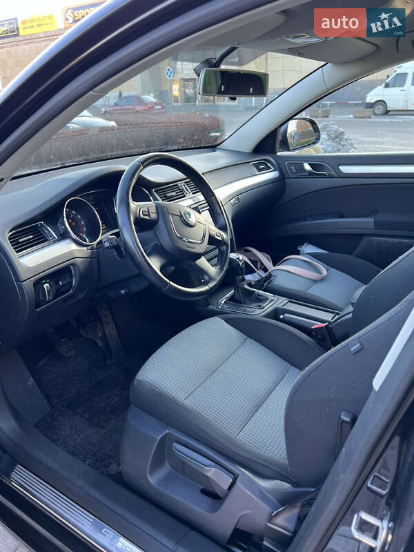 Универсал Skoda Superb 2011 в Житомире