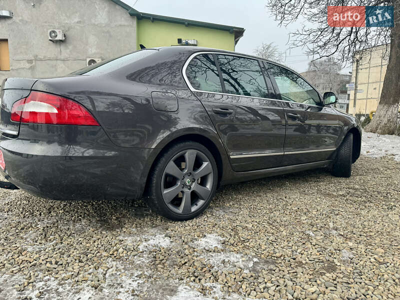 Ліфтбек Skoda Superb 2010 в Львові