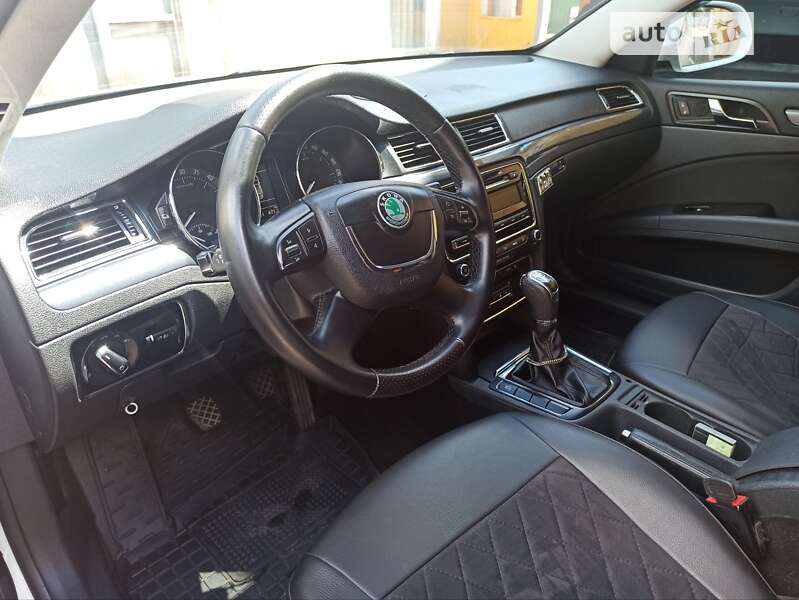 Лифтбек Skoda Superb 2012 в Шептицькому