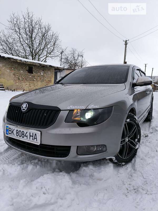 Ліфтбек Skoda Superb 2011 в Рівному