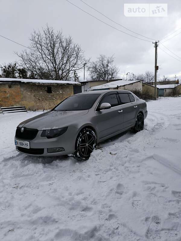 Ліфтбек Skoda Superb 2011 в Рівному
