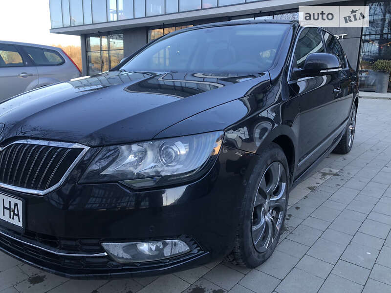 Лифтбек Skoda Superb 2014 в Ужгороде