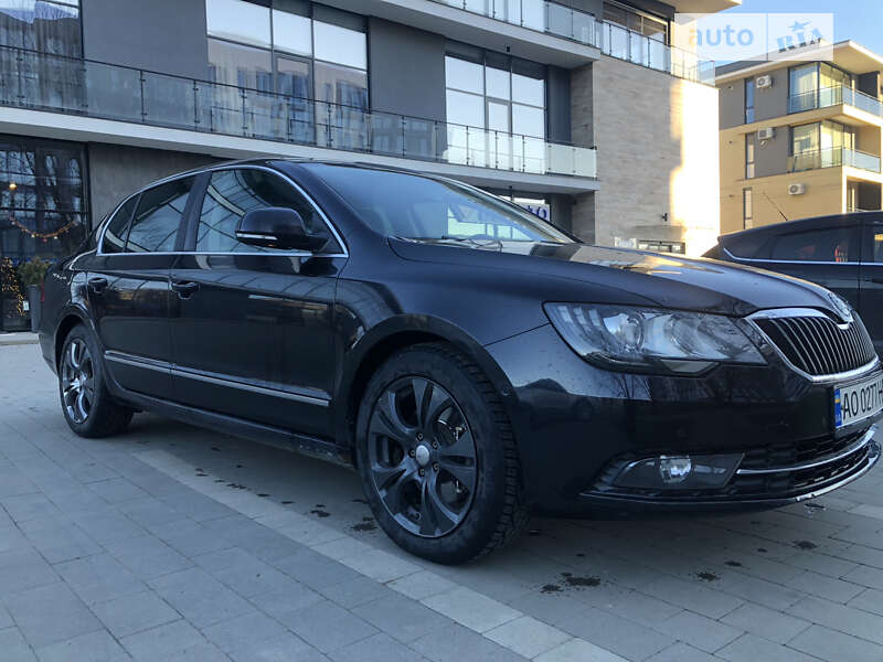 Лифтбек Skoda Superb 2014 в Ужгороде