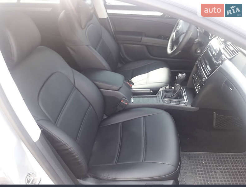 Универсал Skoda Superb 2012 в Умани