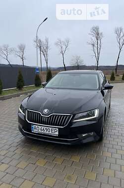 Лифтбек Skoda Superb 2016 в Иршаве