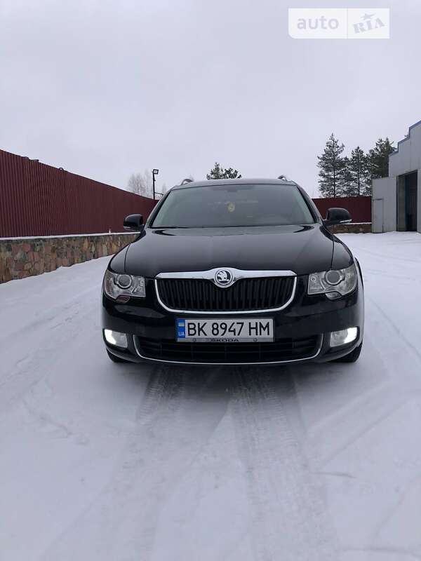 Універсал Skoda Superb 2010 в Сарнах