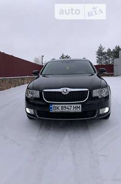 Універсал Skoda Superb 2010 в Сарнах